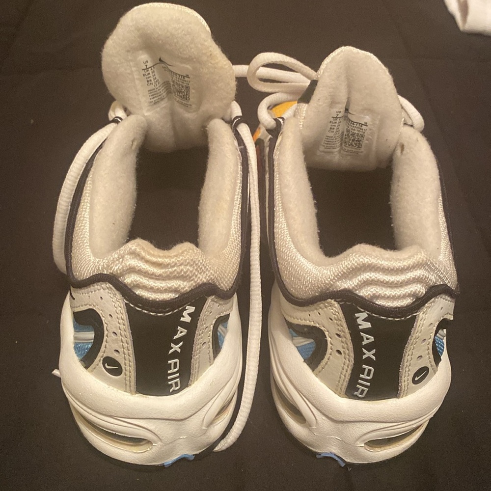 Nike shoes size 7 in womens - Picture 5 of 13